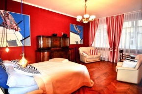 Fine Art Luxury Stay in the Old Town absolute center
